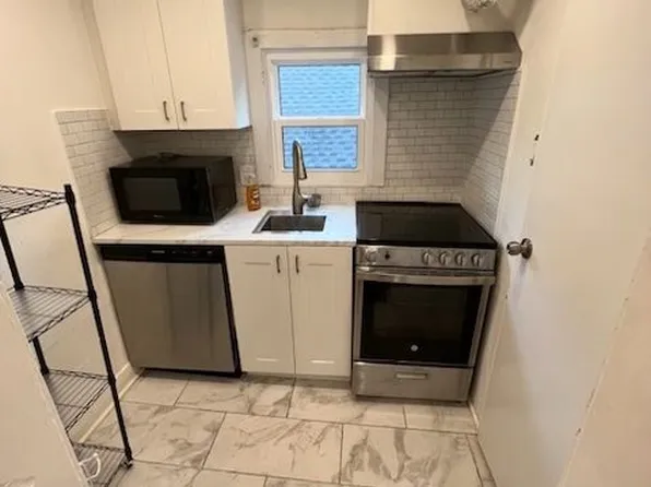 30 Euclid Ave #4, London, ON N6C 1C1