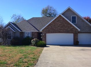 805 S Saratoga St, Willard, MO 65781