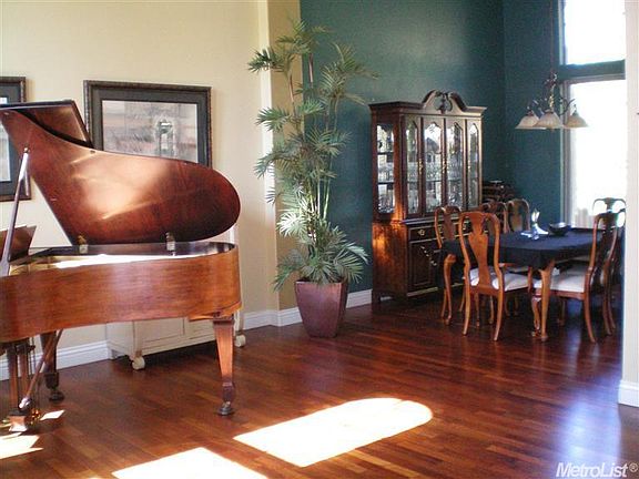 4th image of 1002 Fountain Dr