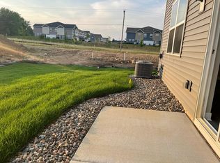 5020 Stable View Dr, Woodbury, MN 55129