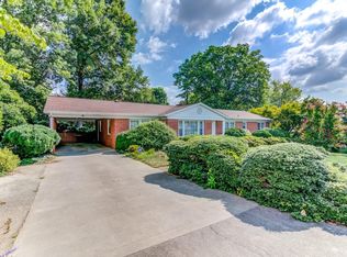 5841 Castle Rock Rd, Roanoke, VA 24018
