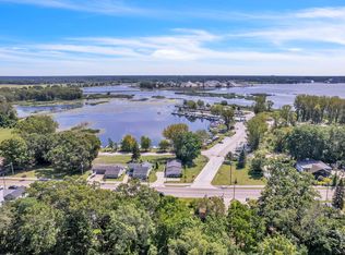 1929 Lake Ave, Muskegon, MI 49445