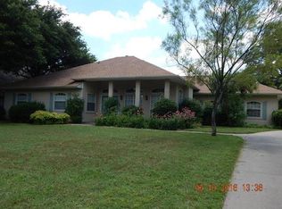 903 Willowcreek Rd, Cleburne, TX 76033