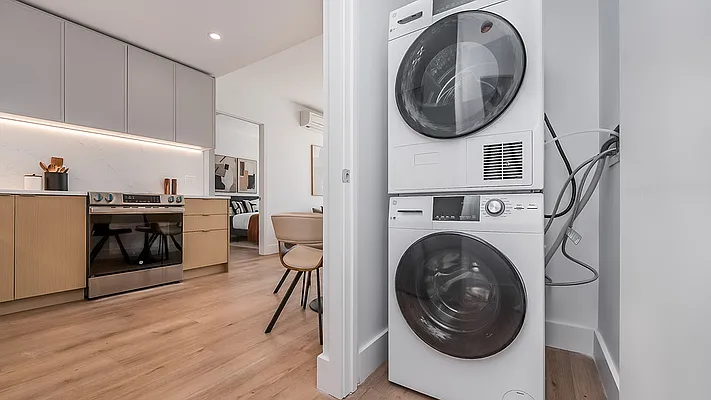 Laundry, photo 1