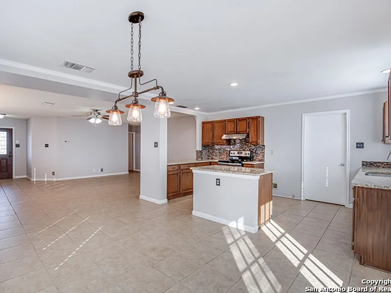 1530 Richland Hills Dr — Photo 3