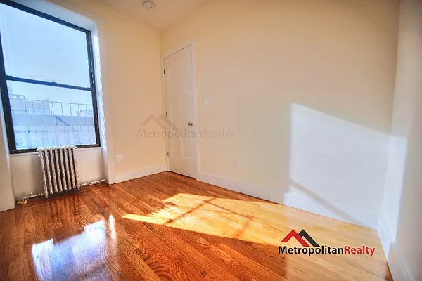 Rented by Metropolitan Realty | media 28