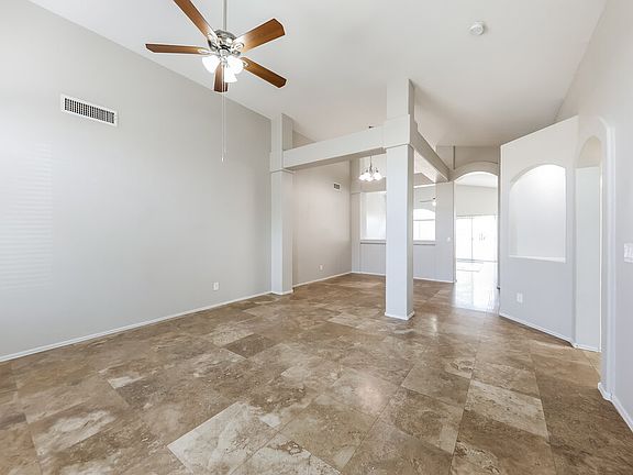 3rd image of 1024 E Tonopah Dr