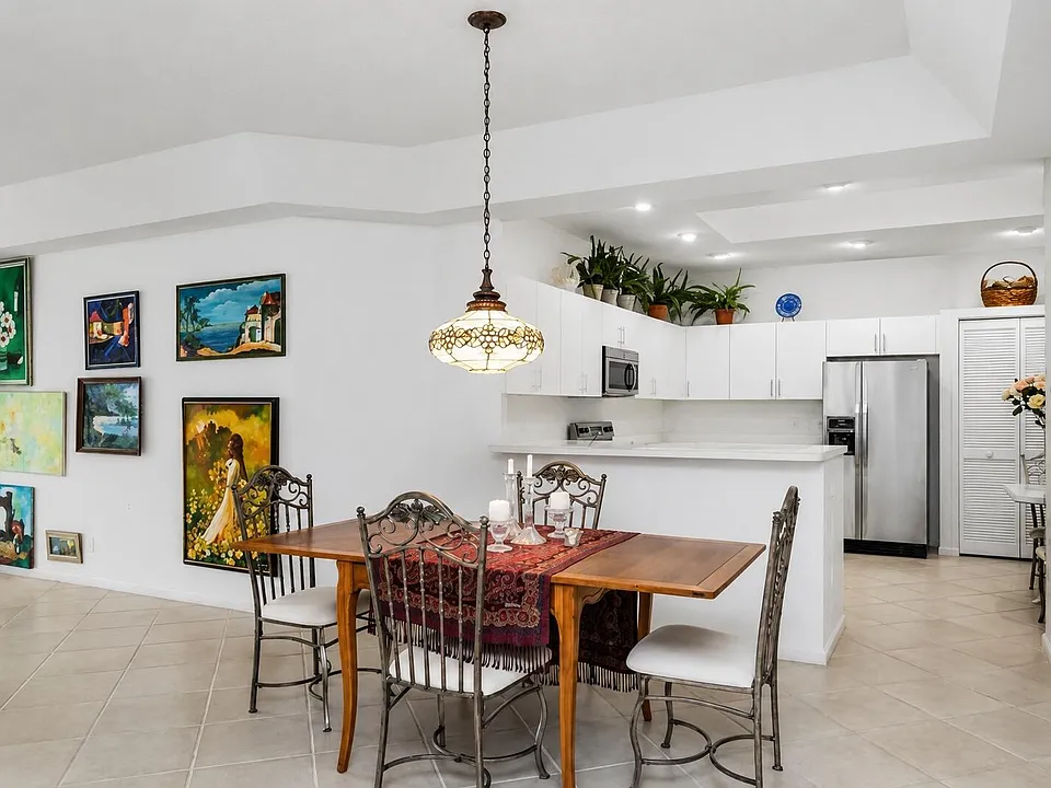 8351 Sunmeadow Ln