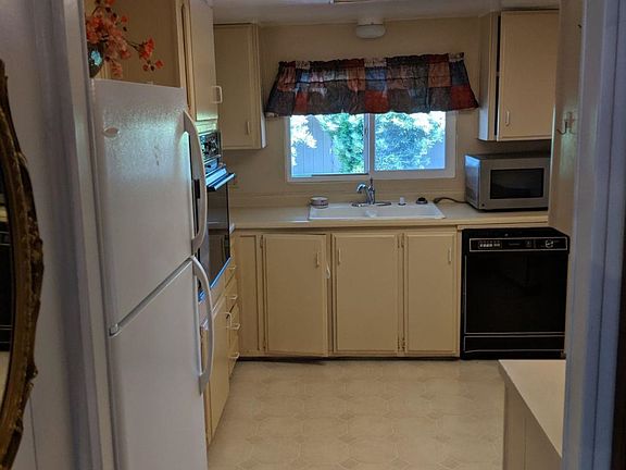 4th image of 6468 Washington Street #115