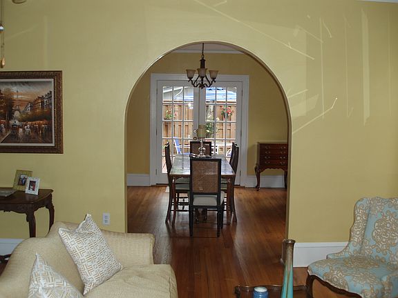 4th image of 1295 Avondale Ave