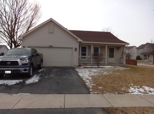 2083 Wheatfield Dr, Romeoville, IL 60446