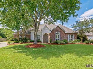 38160 W Lakeview Dr, Prairieville, LA 70769
