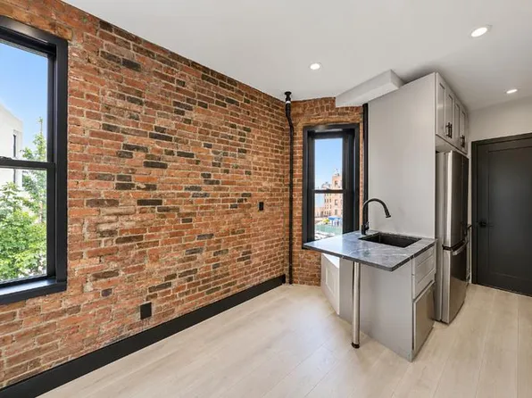 2154 2nd Avenue image 1 of 5