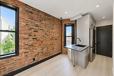 2154 2nd Avenue, #2D