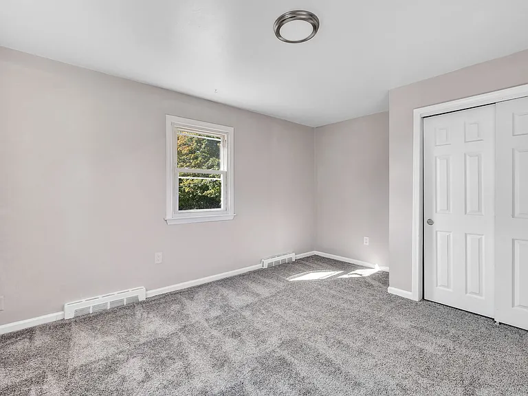 134 Alexander Ave — Photo 17