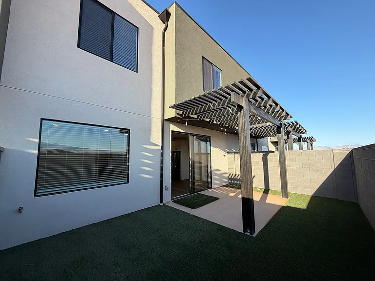 602 E Hemsworth Ln — Photo 13