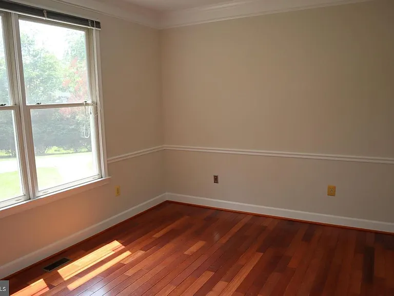 17105 Thatcher Ct — Photo 10