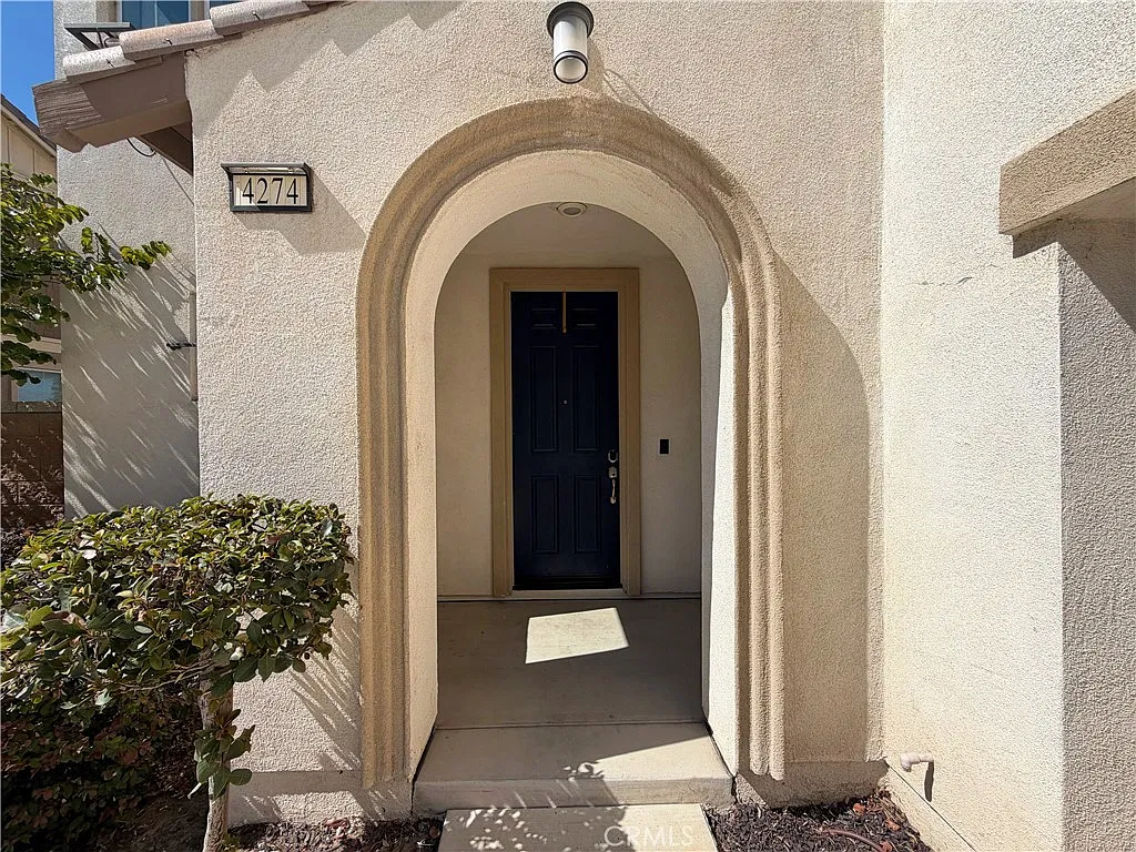 5 bed, 2931 sqft, $4,100 — Photo 2