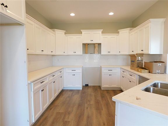 5th image of 2649 Lee Road 401