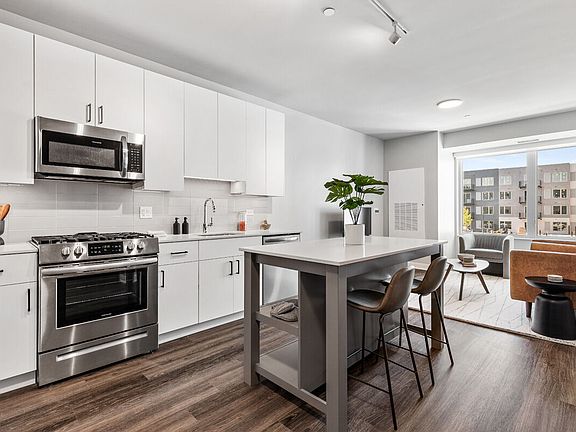 5th image of 7215 District Ave #659