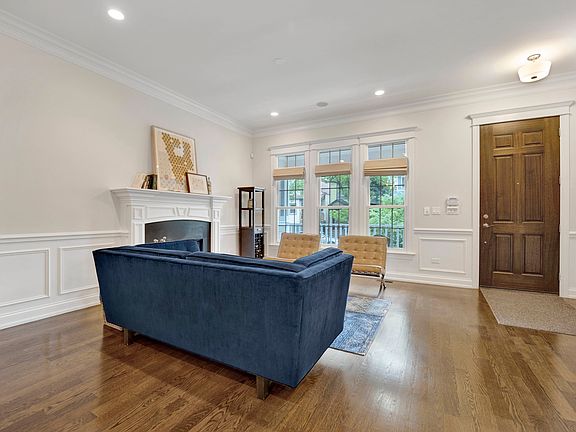5th image of 3453 N Oakley Ave