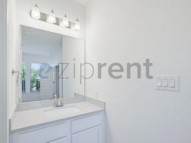 28414 Shailene Dr — Photo 17
