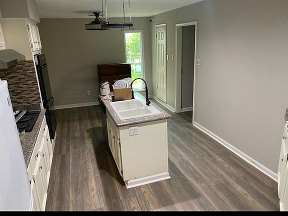 2nd image of 3023 Misty Park Dr