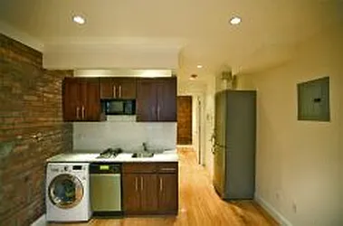 Rented by Tower Brokerage