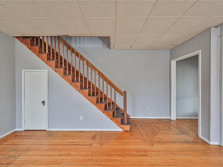 250 S 13th St — Photo 11