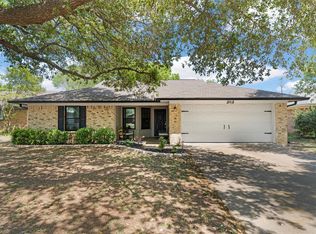 2112 Rey Dr, Woodway, TX 76712