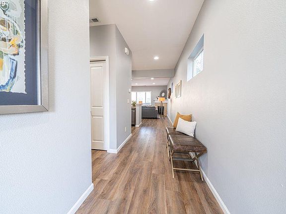 3rd image of 2952 SE Marston Ave