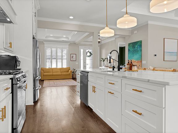 3rd image of 4559 Auriana Way