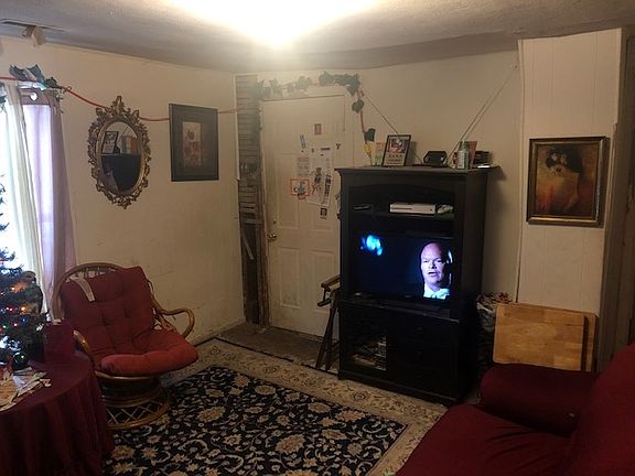 3rd image of 1022 S 32nd St