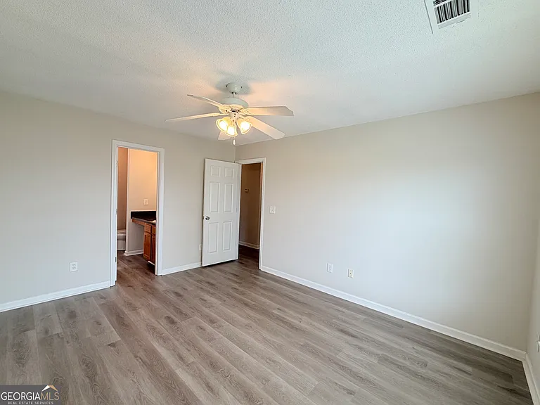 1007 Rolling Meadows Rd — Photo 8