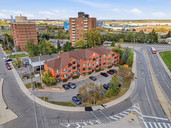 1974 Saint Laurent Blvd #302, Ottawa, ON K1G 4L5