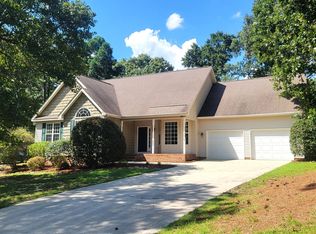 235 W Hedgelawn Way, Southern Pines, NC 28387