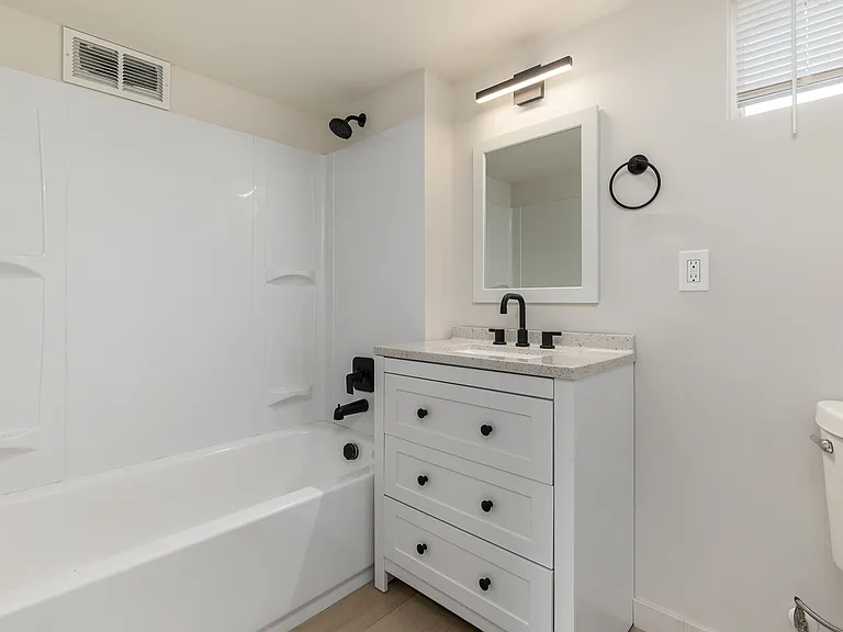 1020 15th Ave S #1 — Photo 9