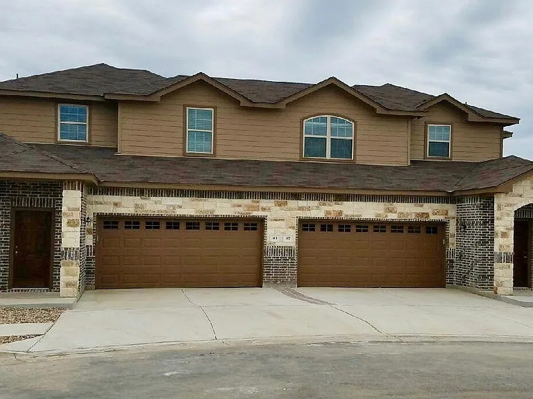 166 Lakeview Ct — Photo 1