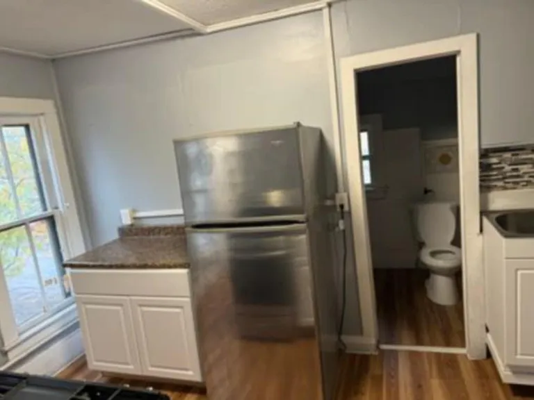 435 Meadow St S — Photo 4