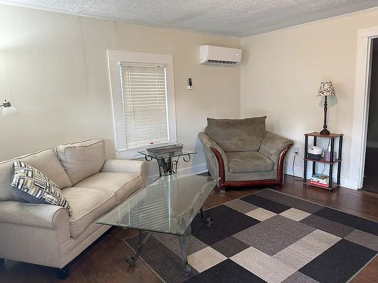 110 Bethune St — Photo 3