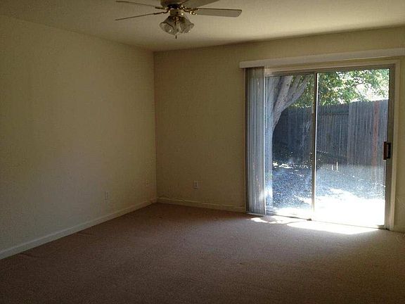 5th image of 10 Zephyr Cove Cir