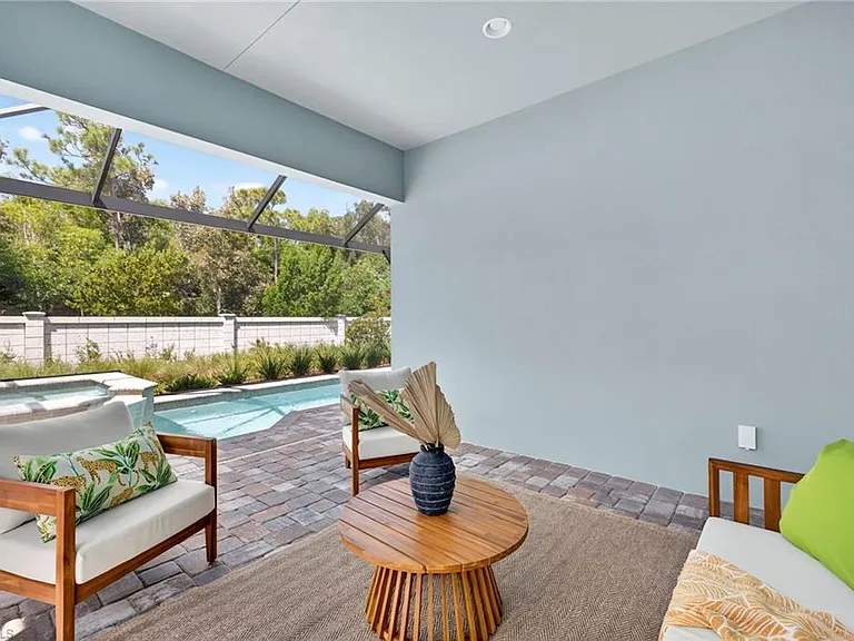 8877 Yucatan Ct — Photo 26