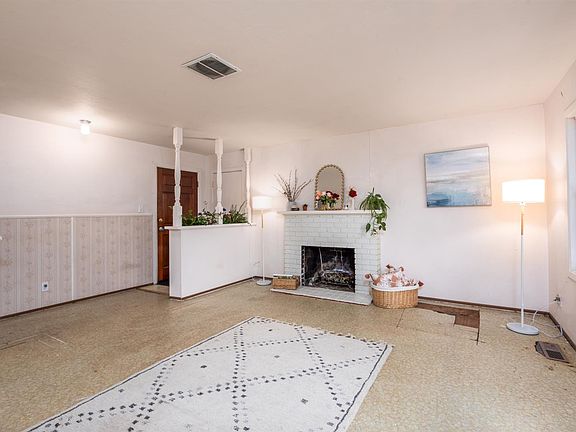 4th image of 1102 Michigan Drive