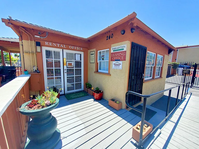 Emerald Vista — Photo 12