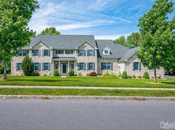 12 Hayduk Dr, Edison, NJ 08820
