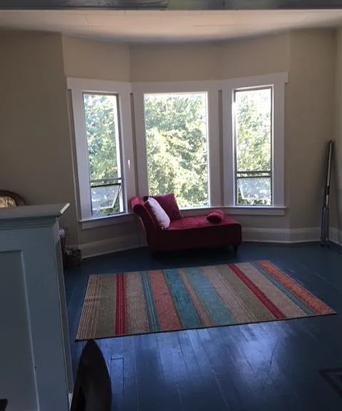 Upstairs livingroom