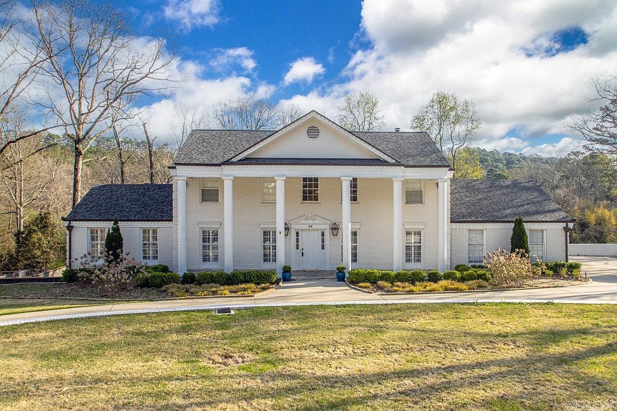 26 Pebble Beach Dr