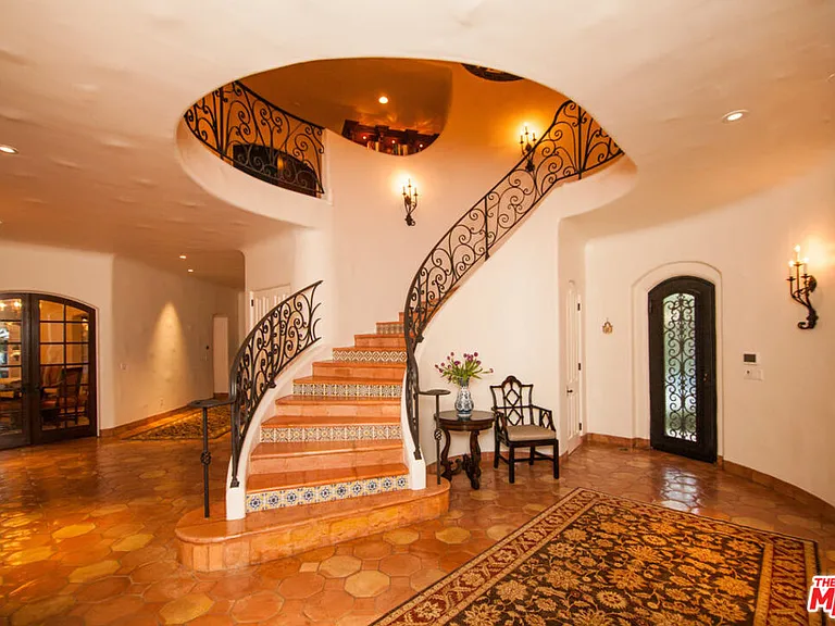 12140 Summit Ct — Photo 2