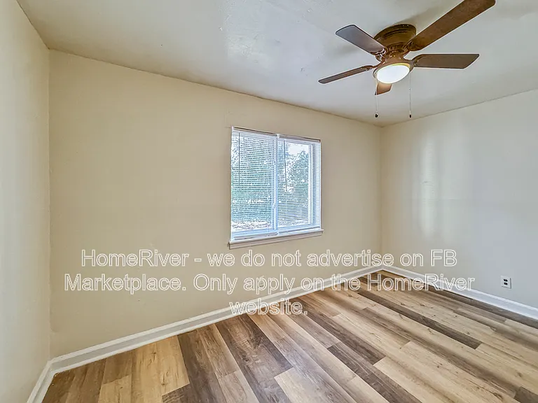 2413 Laurel St #C — Photo 8