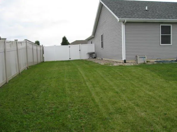 14761 Euclid St, Cedar Lake, IN 46303